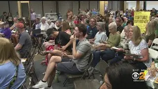 Hundreds Show Up To Voice Concern Over Planned Bus Route Through Eagle Rock