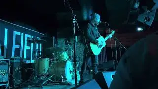 Valencia: Shane Henderson solo - Safe to Say (live)