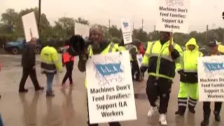 US port workers, operators reach deal to end strike immediately | REUTERS