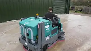 Tennant M20 LPG Floor Scrubber Dryer Sweeper