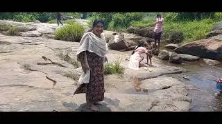 പാണിയേലി പോര്   /   paniyali Poru  /  tourism  in Ernakulam  കാട്ടിനുള്ളിലെ  പുഴയിൽ കുളിച്ച്  കാഴ്ച