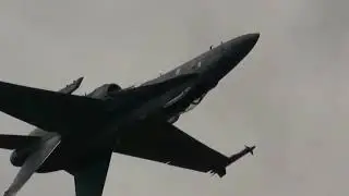 F18 Hornet VS F35 Lightning II #Aggressive Maneuver
