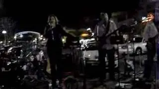 De-tension - I Can't Make You Love Me - Riverside Plaza