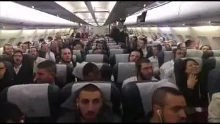Yeshiva Students Conduct Kumzits On Plane During Flight