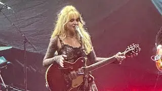 LUVCAT Alien Paris Olympia 4 f&eacute;vrier 2025