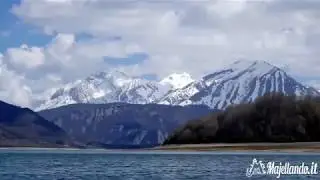 Canoa al lago di Campotosto in Abruzzo