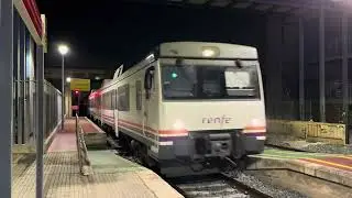 Cercan&iacute;as Renfe S/592.2 entrando en Loriguilla-Reva (Valencia)