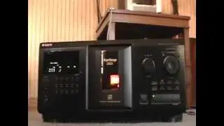Sony MegaStorage CDP-CX355 CD Changer Demo