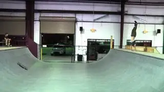 Mini-ramp Hand stand (Skateboarding)
