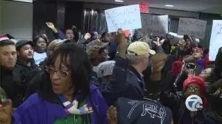 Right-to-work protesters undergoing civil disobedience training