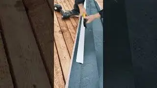 Metal roof valley