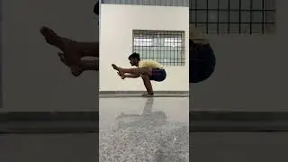 Hand balance flow | Yogchakr |  Ishan Khatri | #yoga #youtube #youtubeshorts #handbalance