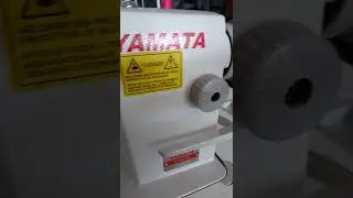 m&aacute;quina de costura Reta industrial Yamata convencional.