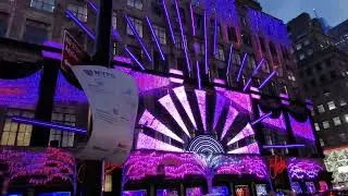 Saks Fifth Avenue Holiday Light Show 2022 by Elton John 🎅🎄