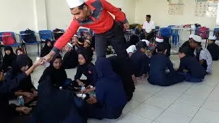 Rohingya student in Rohingya English club.