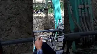 Cara mengemudi excavator