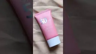 Japan Sakura Sunscreen: Lightweight Protection with a Floral Touch#JapanSakura #SakuraSunscreen