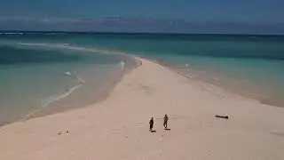 Mayotte - L'&icirc;lot de sable blanc, la Passe en S, et le lagon
