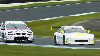 Insane Honda Prelude Blasts past V8 Supercar at Phillip Island
