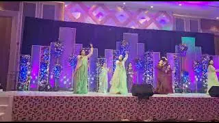 Mum Bhabhi Masi Aunty's dance in wedding Sangeet function