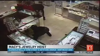Macy's smash and grab surveillance video: 5pm