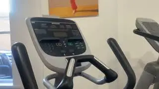 Precor EFX 835 V2 Elliptical Converging Crossramp w/P30 Console