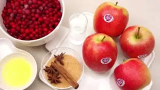 Pink Lady&reg; &aelig;bler i ovnen, lammeinderl&aring;r med kantareller og hasseln&oslash;dde krumkager