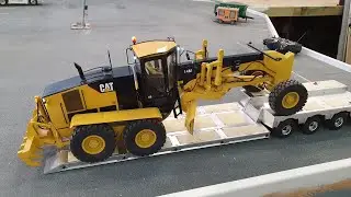Hydraulic RC Grader works hard in the sandpit (longer version)