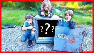 WHAT'S INSIDE THE ABANDONED SAFE! 😱 (SEE WHAT WE FOUND HIDDEN IN IT)