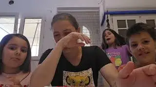 Probando galletas y filipinos nuevos 