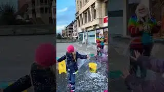 bubble Man of basel / seifenblasen 😍#basel #switzerland #seifenblasen #bubble #kidsfun #soapbubbles