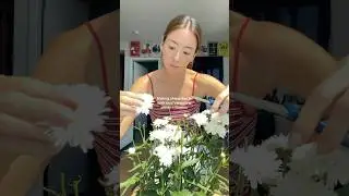 Making a Hawaiian Lei with flowers in Vancouver 🌺✨🇨🇦 #lei #vancouver #flowers