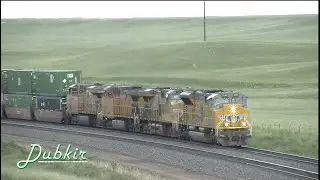 Rare Tier 4 SD70ACe leads on Sherman Hill