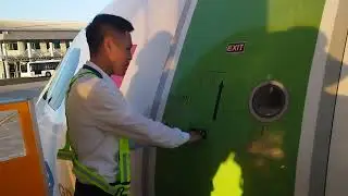 Airbus A320 Passenger door opening from outside