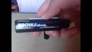 Тушь для бровей Brow Drama Maybelline.