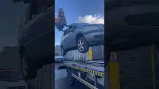 Unloading a Vauxhall Zafira for scrap #scrapmycar #removemycar #scrapcar #sccarscrap #webuyanycar