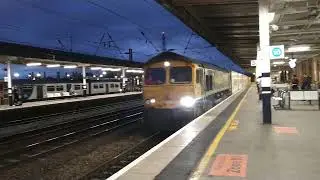 Freightliner class 66 container train passing through Doncaster station #wearerailfans