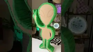 Making an 🛸ALIEN 👽pi&ntilde;ata #diy #handmade #diycrafts