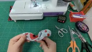 10 Minute Challenge   Sew Fabric Book Marks (2 Methods)