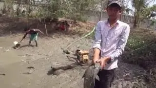 Traditional Catching Fishs in Cambodia Khmer fishing and hunting videos tackle & net &Tools tips II