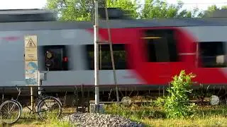 MVI 0852  21.05.2018г. Купавна, идёт скорый.