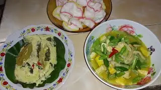 Masakan yang simpel, hanya pepes tahu dan sayur lodeh mix #cooking #food #cianjur #publik 