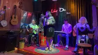 Lãng Du 388/11 Trần Cao Vân Đà Nẵng CK: Tóc Gió Thôi Bay ST: Trần Tiến TB: Tý Hương 