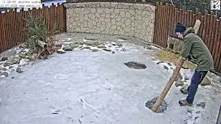 Matýsek dostal kopu rybiček a Kristýna mu rozbila ledy