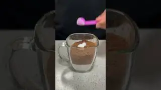 Лавовый пирог за 5 минут, который можно поставить в микроволновую печь