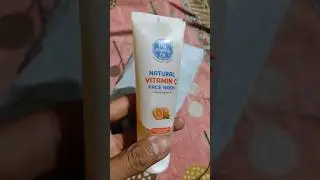 the moms co. Natural vitamin c face wash -natural daily face toner-face mist review #review #shorts