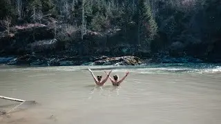 Nicole und Perrine gehen Eisbaden in der Isel