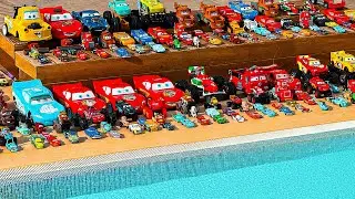 Looking for Disney Pixar Cars On the Rocky Road : Lightning McQueen, Mater, Dinoco McQueen, Mack