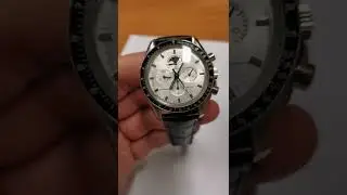 Omega Speedmaster white gold Moonphase ref. 36893031