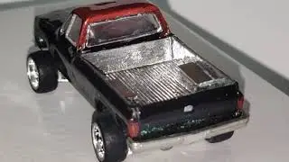 1/87 scale 80s Chevy pickup custom.
